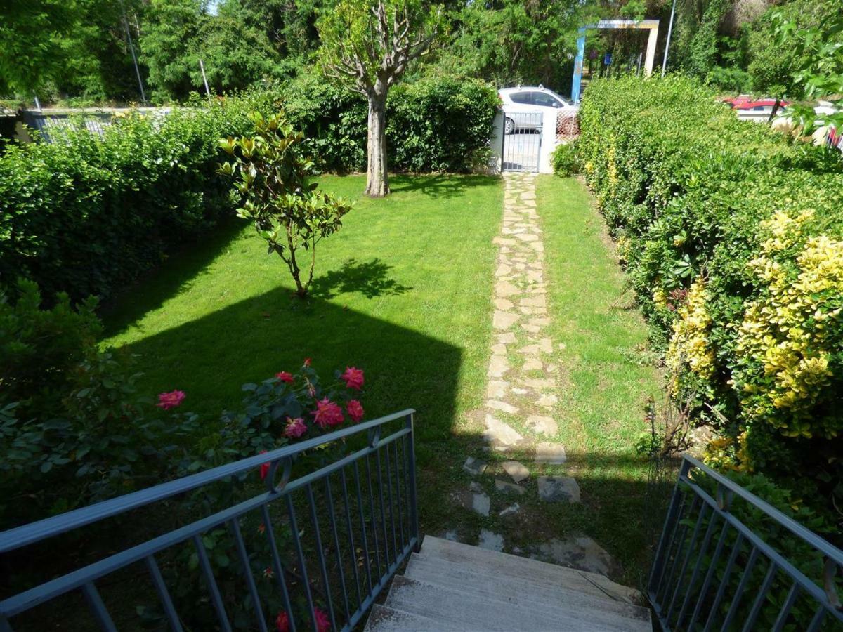 Complesso Primavera Tirrenia Buitenkant foto