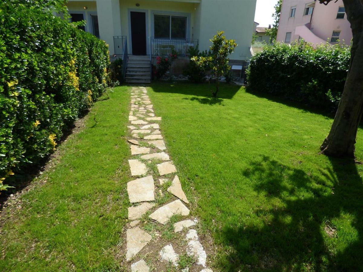 Complesso Primavera Tirrenia Buitenkant foto